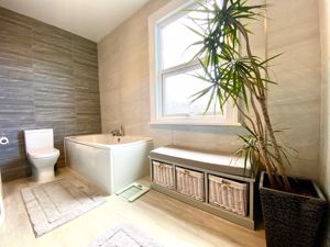 Family Bathroom- click for photo gallery
